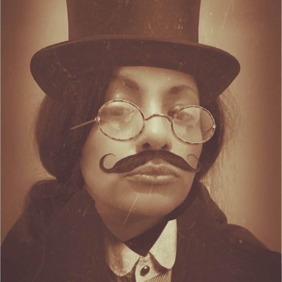 Meet your Posher, Diana - Picture 3 of 4